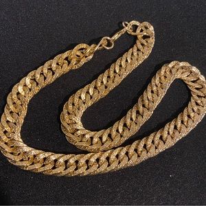 ⭐️ LAST CHANCE SALE! ⭐️ Vintage Chunky Links Gold Tone Costume Necklace